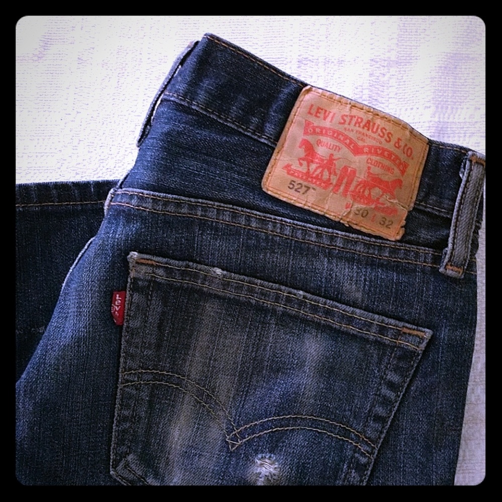 Levi's 527 30x32 Distressed Jeans